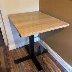 adjustable standing desk