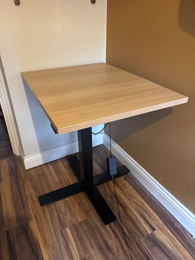 adjustable standing desk