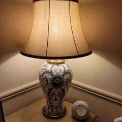 Table lamp