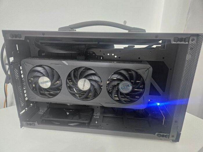 miniITX - AMD Ryzen 7, 32GB ddr5, Nvidia RTX 5060ti, 1tb nvme ssd, 1440p- gaming pc