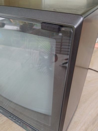 Japanese Retro gaming CRT television 14inch