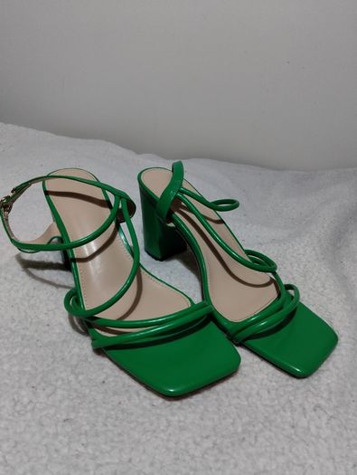 Beautiful Green Shoes New