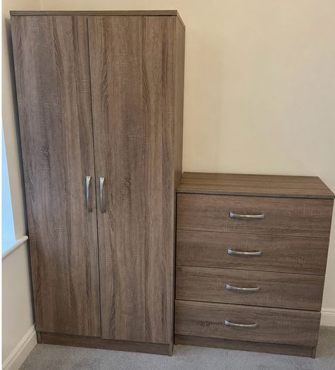 wardrobe and drawers set , excellent condition