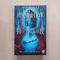 Hogfather by Terry Pratchett (A Christmas Discworld Fantasy Paperback 2022)