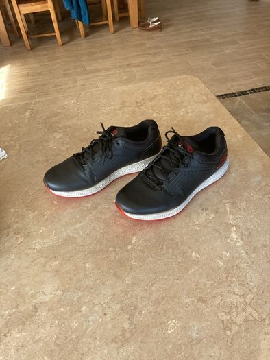 golf shoes
