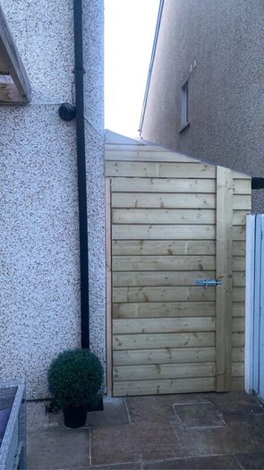 Pergola feature wall and side entrances