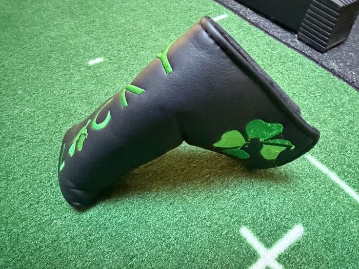 Lucky Blade putter headcover