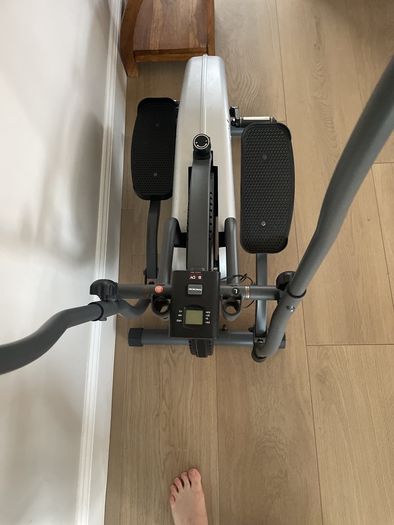 Cross trainer