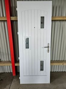 Pallido composite Door & frame in excellent condition only 1 Yr old has low threashold comes with 3 keys there is 2 side glass frosted panels optional can sell door & frame on its 0wn