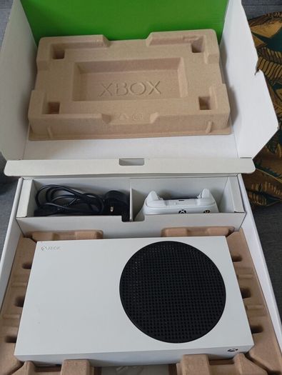 Xbox series S with 2 controllers