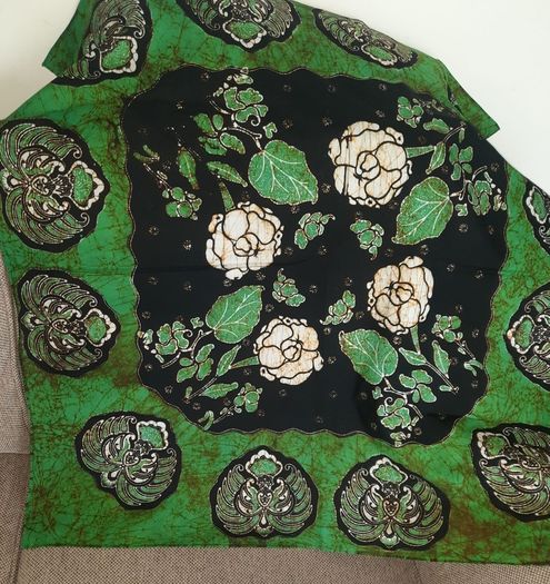 Green floral plant flora scarf shawl breathable cotton 16 inches x 16 inches in excellent condition with no issues FREE STANDARD POSTAGE INCLUDED