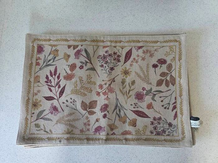Rachel Zoe Placemats x 8
