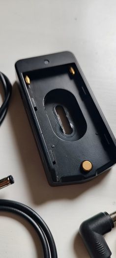 Smallrig 3018 NP-F Battery Adapter Plate Lite with cables