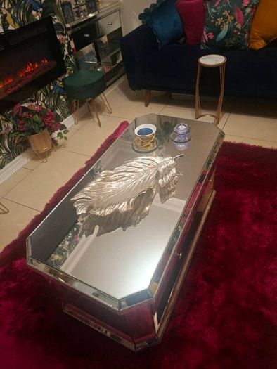 Mirrored livingroom furniture