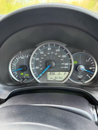2013 automatic petrol hybrid toyota yaris