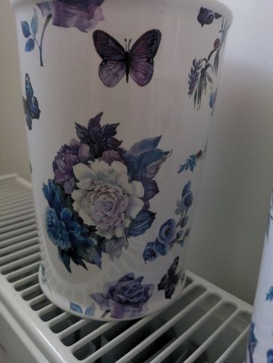 Bathroom accessories