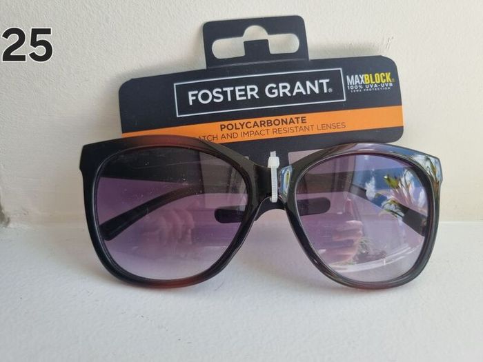 Foster Grant Sunglasses Brand New (2 for 15 Euro)