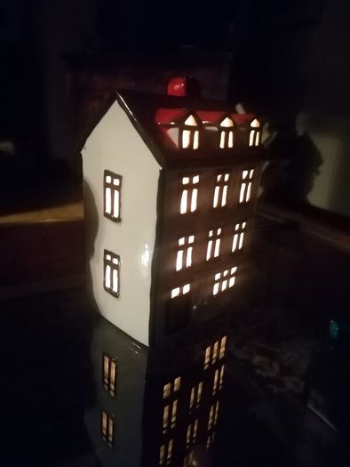 House Tealight Holder