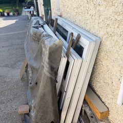 9 x Double Glazed windows