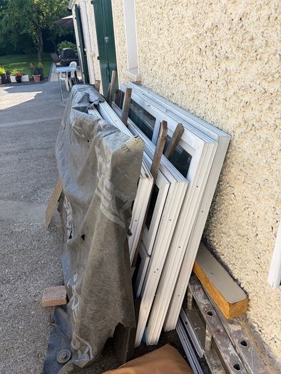 9 x Double Glazed windows