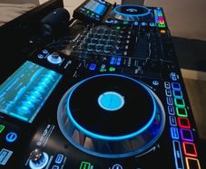 Pioneer DJM-850 and pair of DENON SC5000