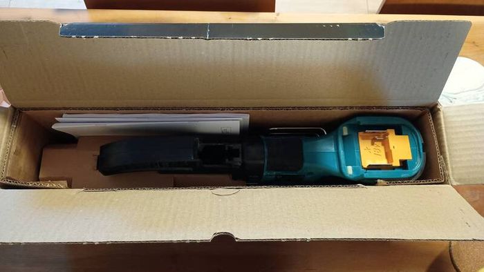 Makita LXT DFR550Z Auto Feed Screwdriver