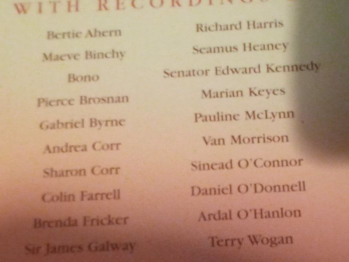 Voices and Poetry of Ireland - With 3 CD Recordings - Hardback
