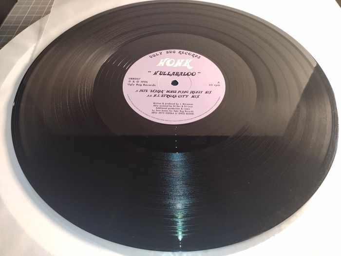 Honk - Hullabaloo - Ugly Bug Records - QUALITY 90s Pete BONES 303 Piano HOUSE CLASSIC!