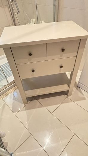 Table / Drawers