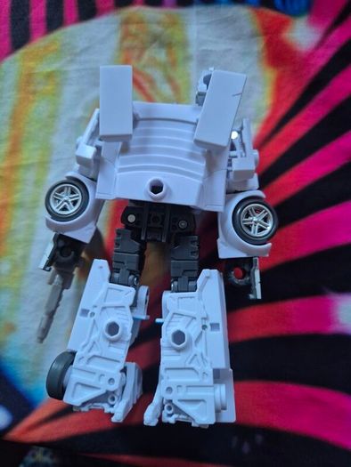 Hasbro Wheeljack Deluxe Class Transformers Studio Series Gen Selects