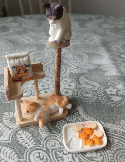 Cats Climbing Frame 1:12 Dollhouse Miniature