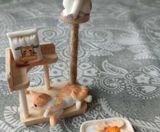 Cats Climbing Frame 1:12 Dollhouse Miniature