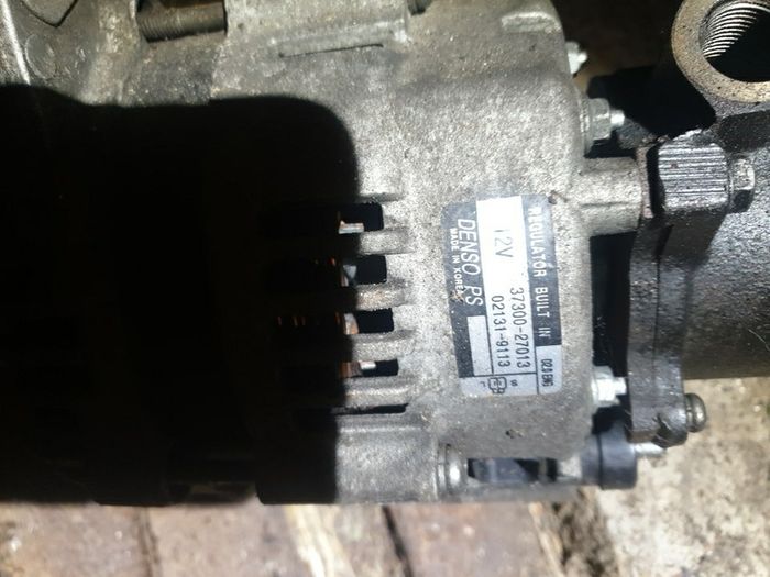 Hyundai Tucson .alternator 2.0, 07