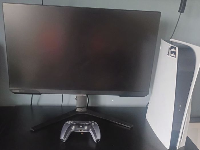 Playstation 5 & Samsung Monitor