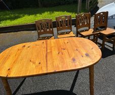 Dining Room Table & Chairs