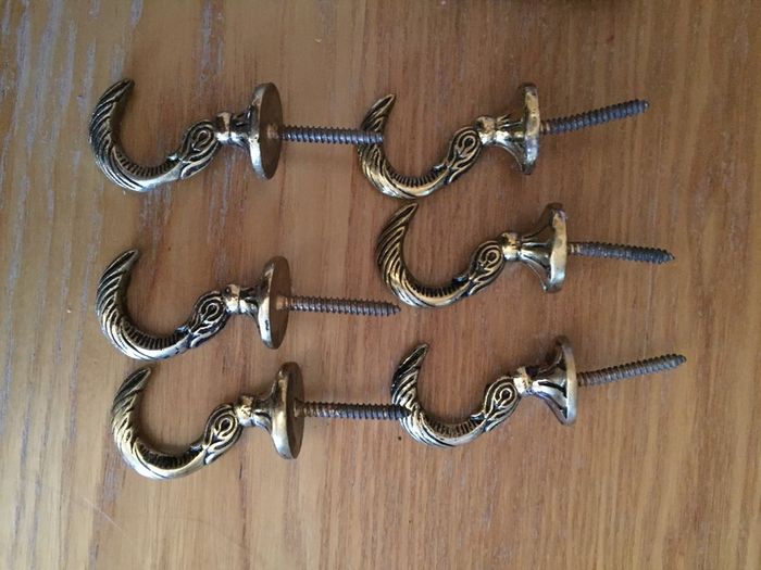 Curtain poles