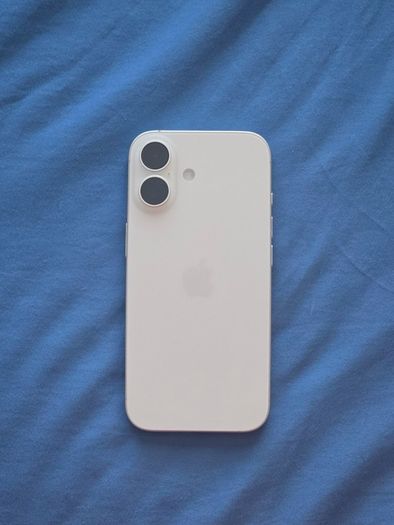 iPhone 17