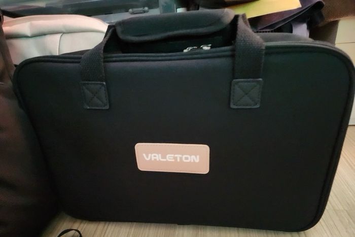 Valeton GP 200X Guitar Multi Effects Processor plus Valeton GP 200 case plus purchased bundles from choptones and others worth over 80eu