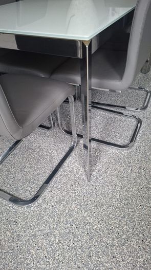 calligaris dining table & chairs