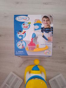 kids Frozen yogurt magic