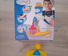 kids Frozen yogurt magic