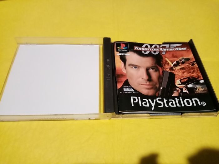 007 Tomorrow never dies PlayStation 1 Ps1 PlayStation 2 ps2 games Original