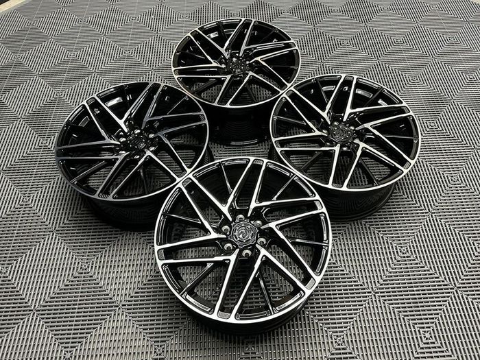 19" Motion R VS8 wheels Ford Transit Custom Van centre bore 74.5 6x120
