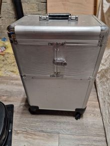 2 make up cases