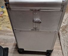2 make up cases