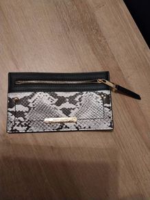 Wallet river island