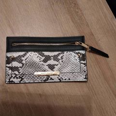 Wallet river island