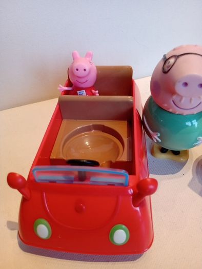 Peppa Pig Car and Figures 2003