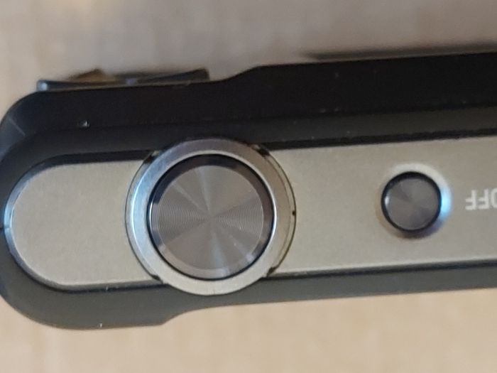 Sony Cyber-shot, Model DSC-W800, 20.1 Megapixels, 5 x optical Zoom, Battery Charged, Tested Fine, No Memory Card, Excellent Cosmetic Condition and working great