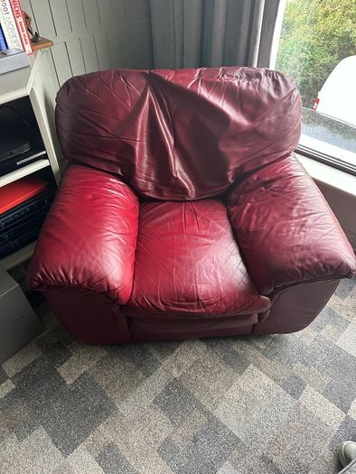 suite red leather sofa